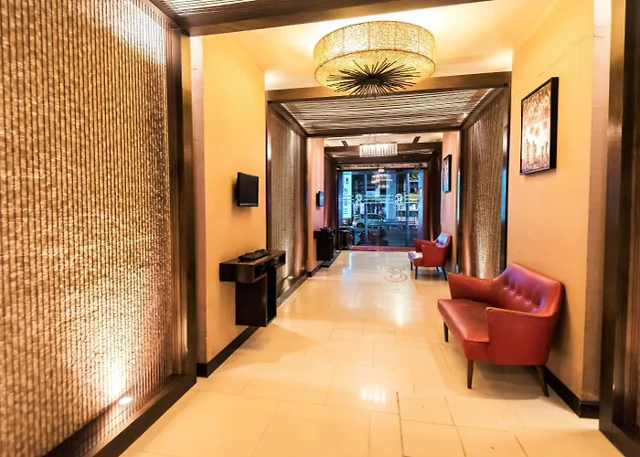 Bally Silom 3*