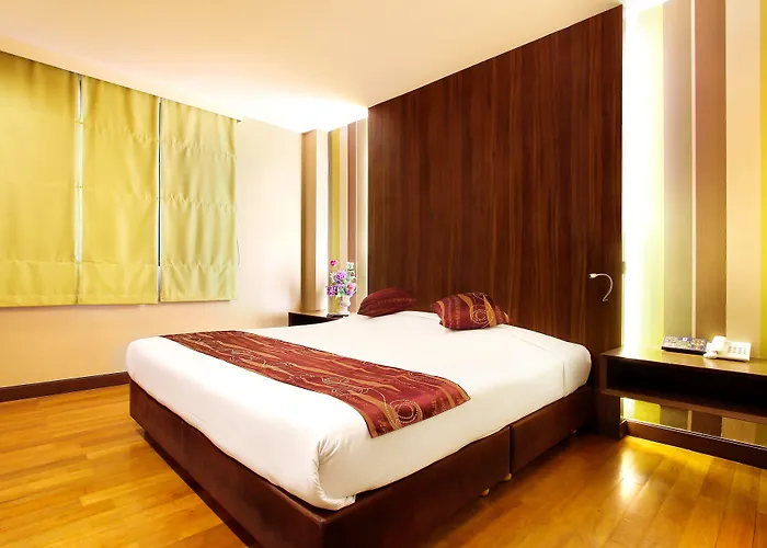 Bally Silom 3*